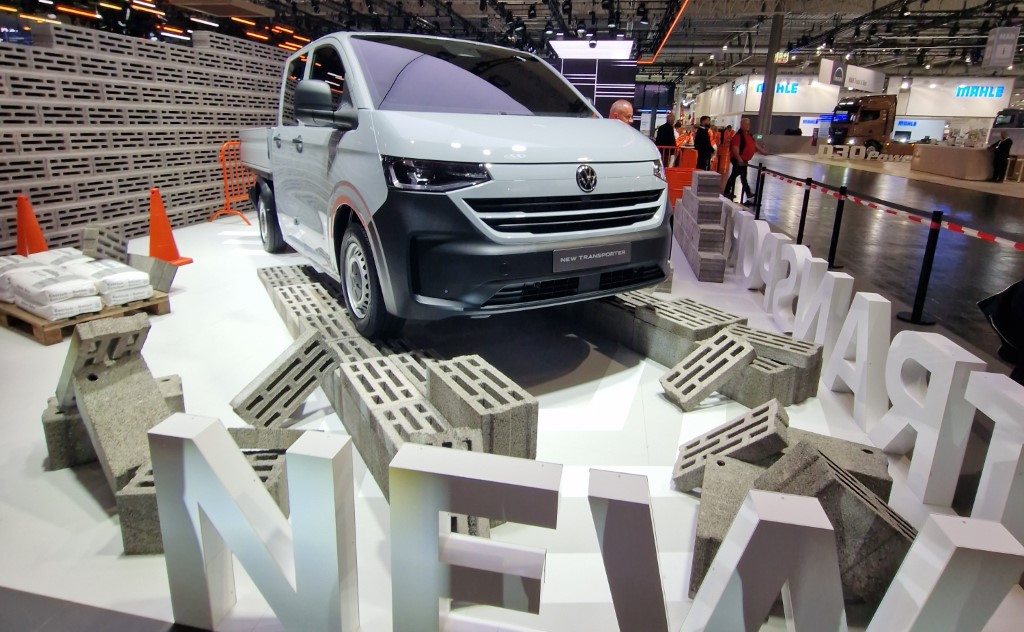 Volkswagen v Hannovru predstavil novega Transporterja T7