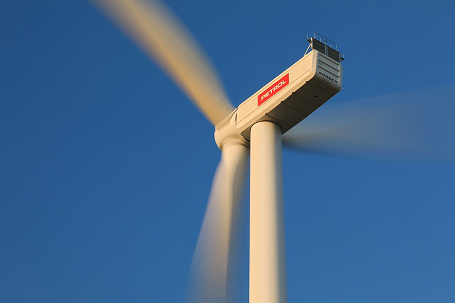 Znižane cene električne energije in zemeljskega plina