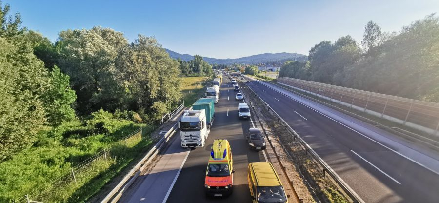 Kazen 500 evrov s sankcijo treh kazenskih točk
