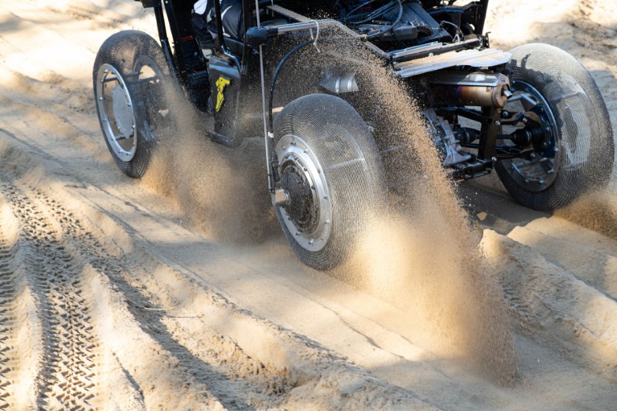 GOODYEAR bo ponovno vozil po Luni